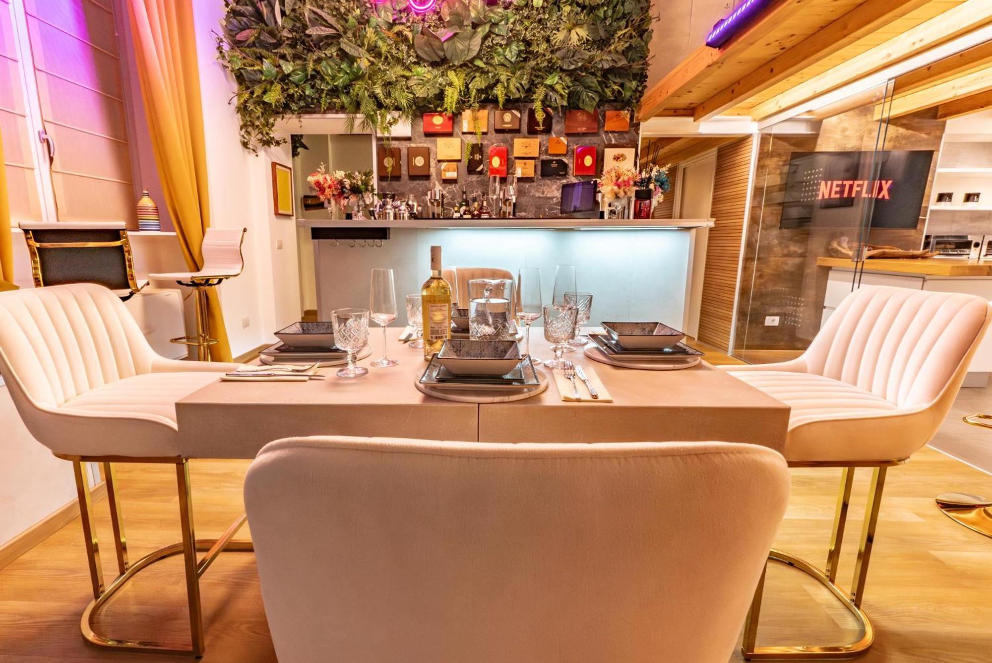 Luxe & Central Haven - Jacuzzi, Sauna, Steam, Private Parking Комо Екстериор снимка