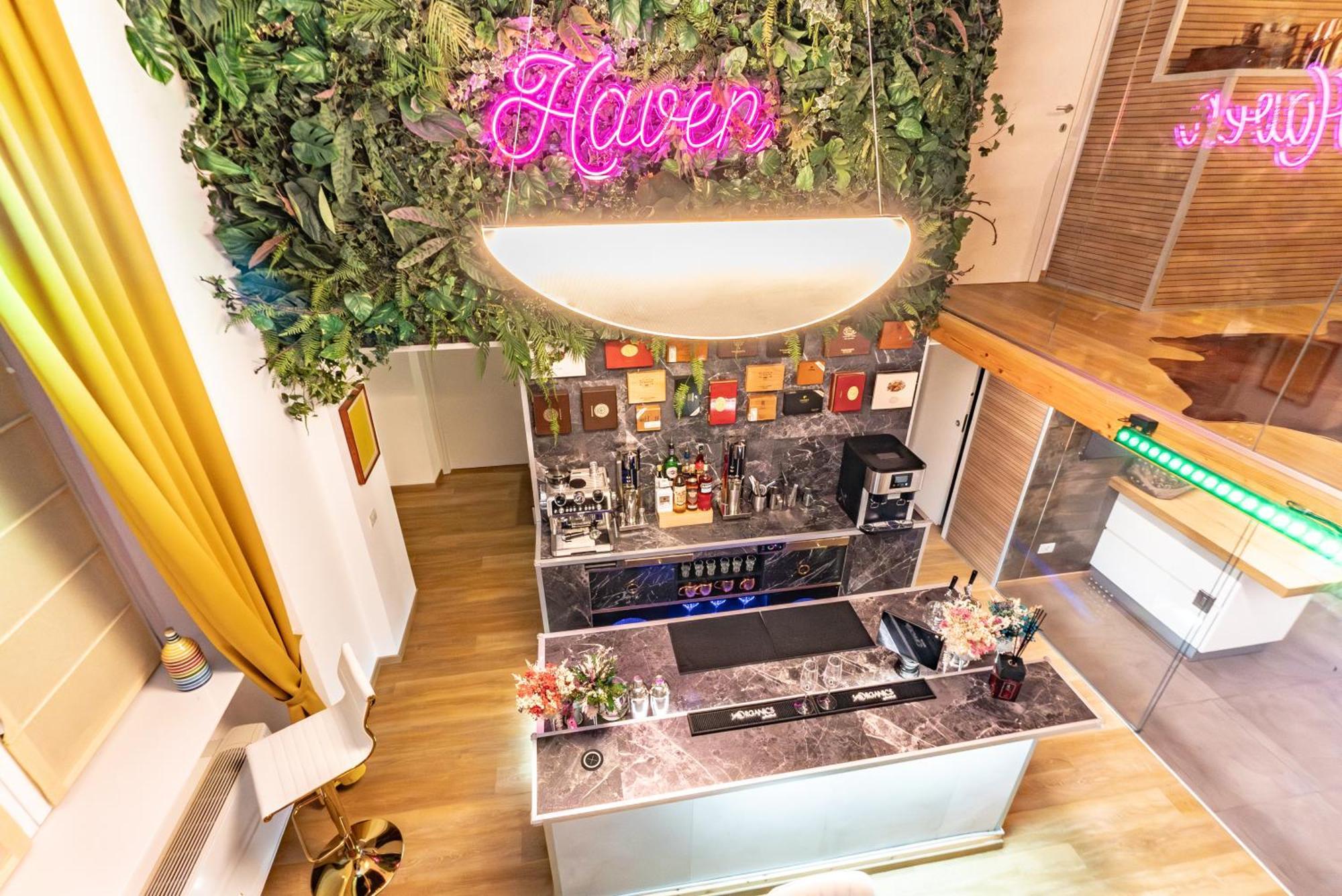 Luxe & Central Haven - Jacuzzi, Sauna, Steam, Private Parking Комо Екстериор снимка
