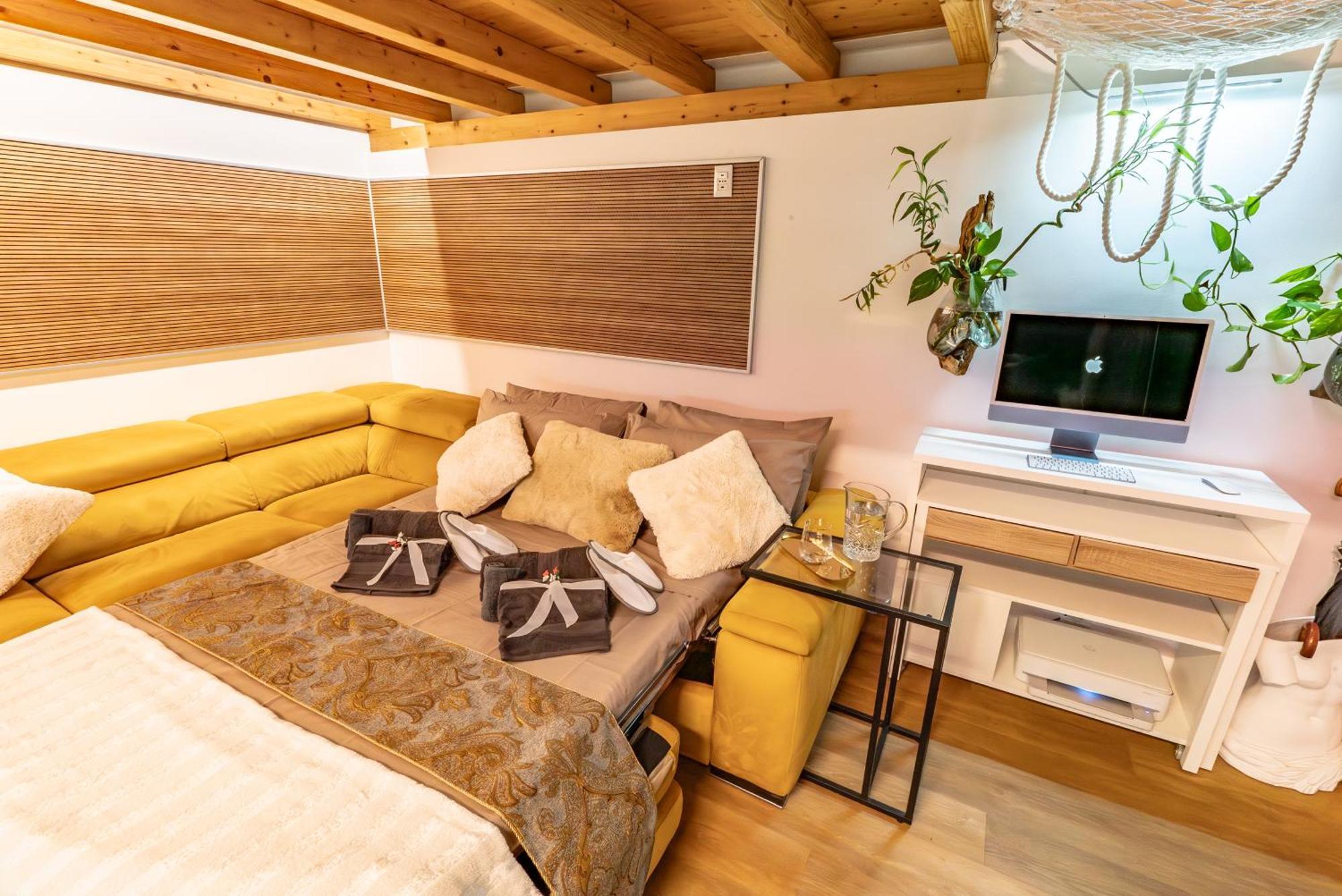 Luxe & Central Haven - Jacuzzi, Sauna, Steam, Private Parking Комо Екстериор снимка