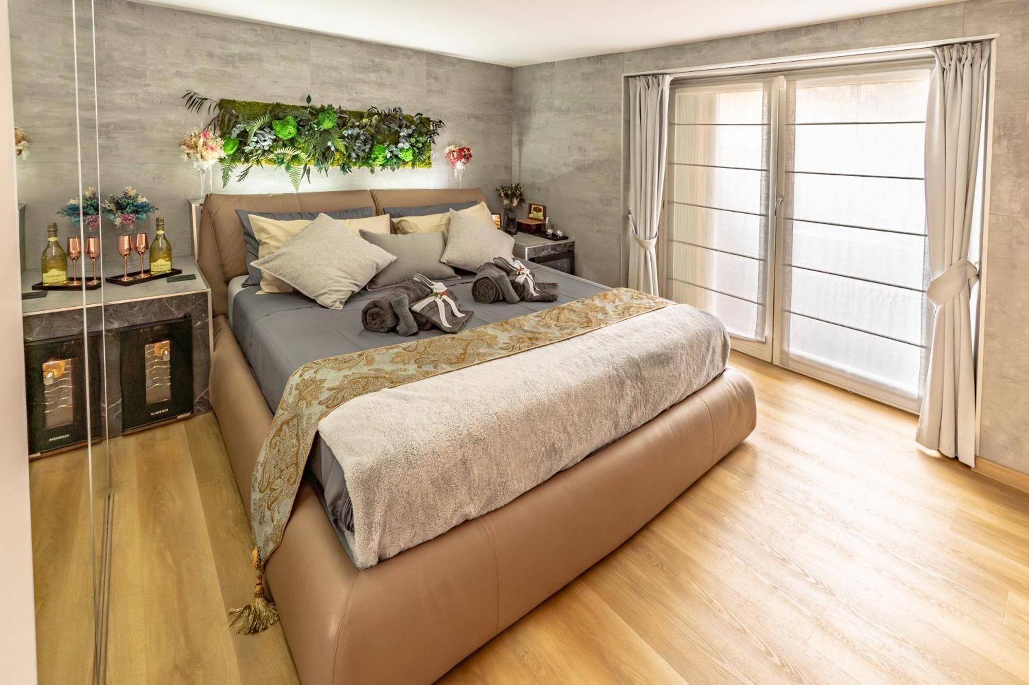 Luxe & Central Haven - Jacuzzi, Sauna, Steam, Private Parking Комо Екстериор снимка