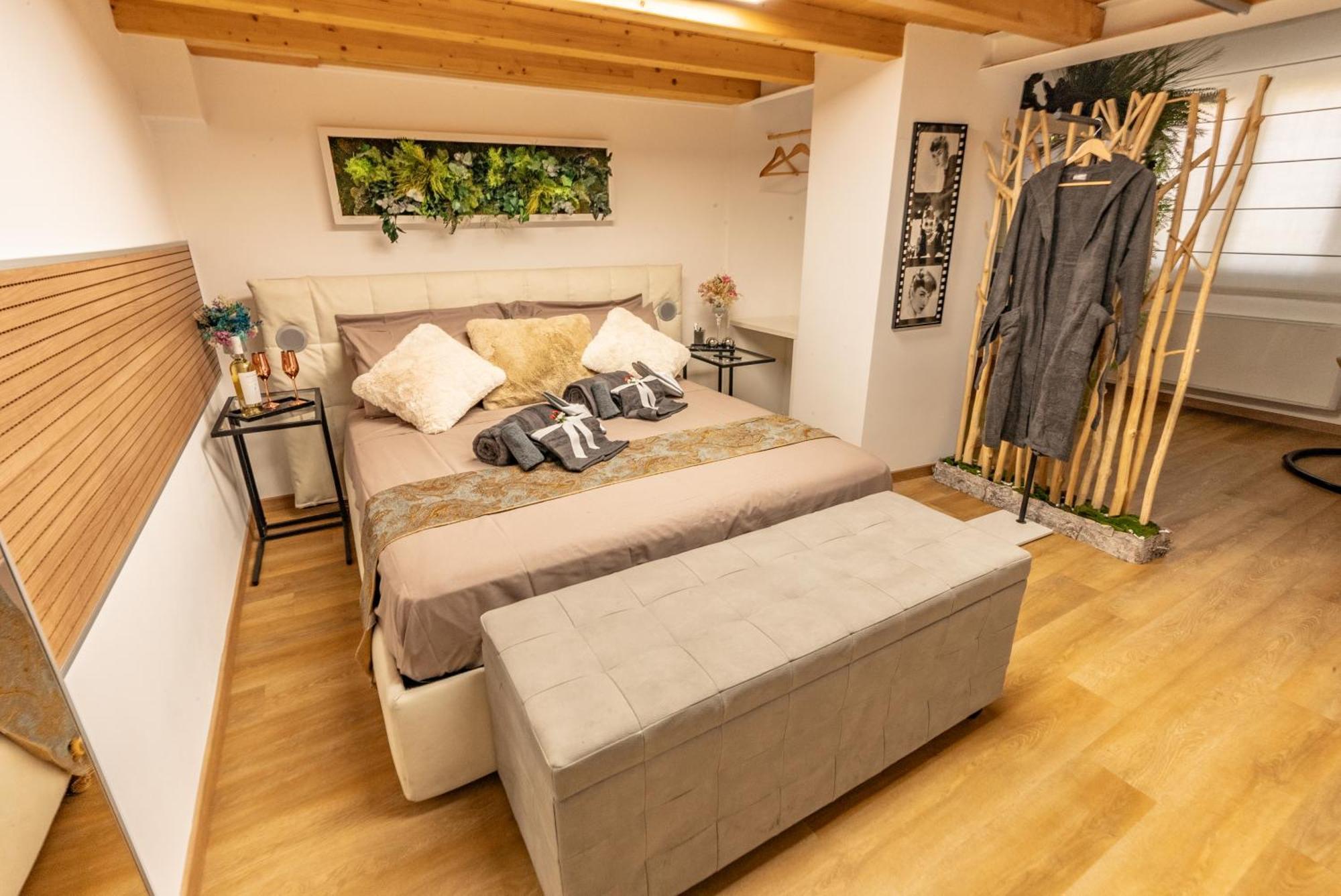 Luxe & Central Haven - Jacuzzi, Sauna, Steam, Private Parking Комо Екстериор снимка
